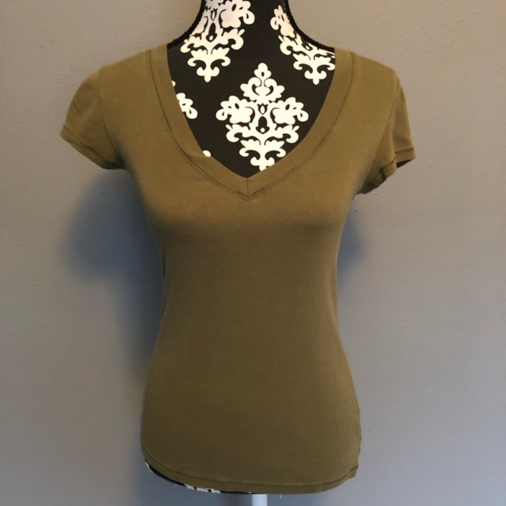 GAP V-Neck Tee